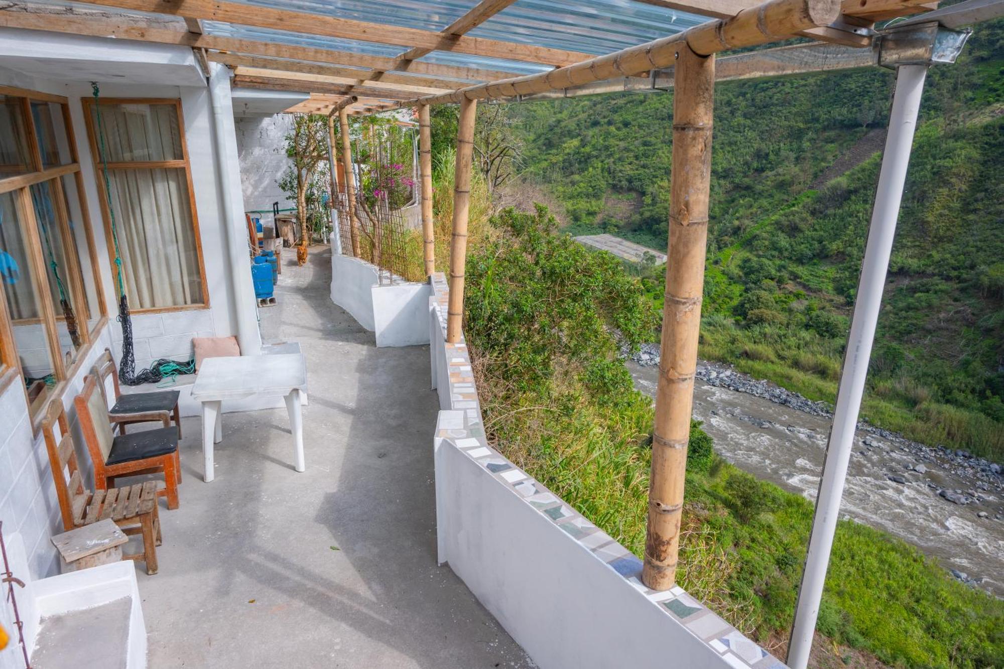 Backpackers-Balcones-River-Lodge Baños Kültér fotó